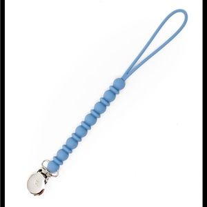 THREE HEARTS paci and toy clip